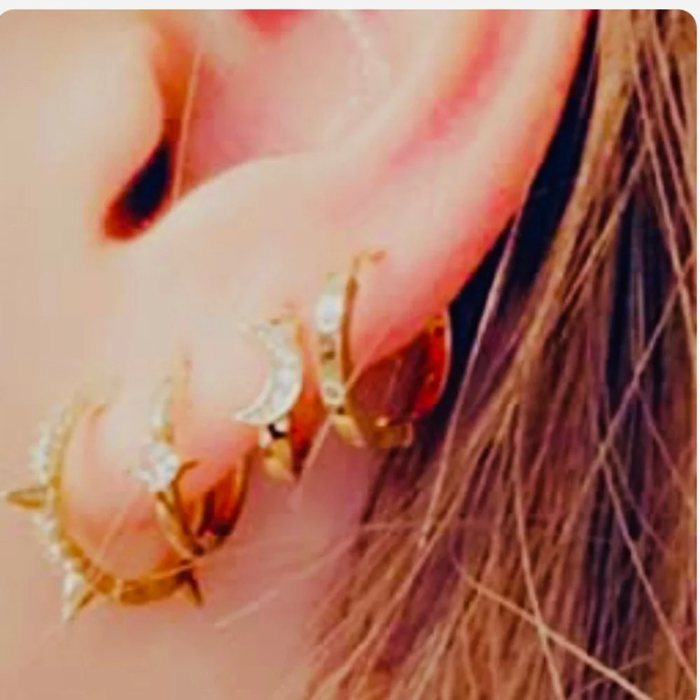 ::Delicate Pavé Hoops⚜️GOLD Celestial🌙💫Huggie Hoop Earrings - Picture 5 of 8